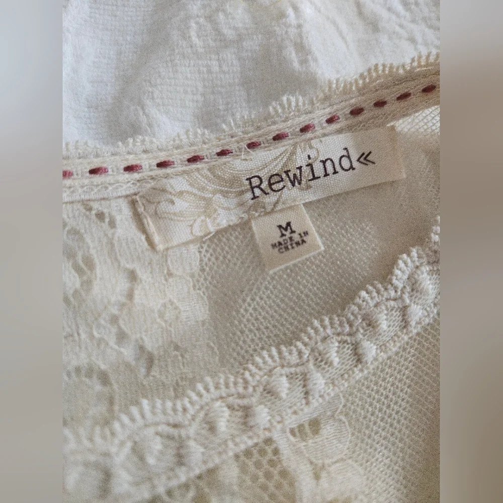 Lace top - Picture 3 of 5